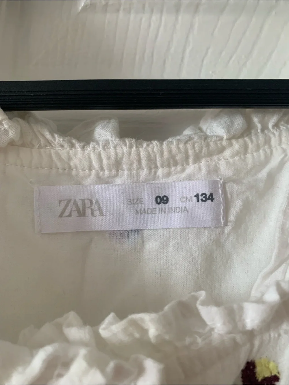 Zara Kids White floral embroidered dress size 09